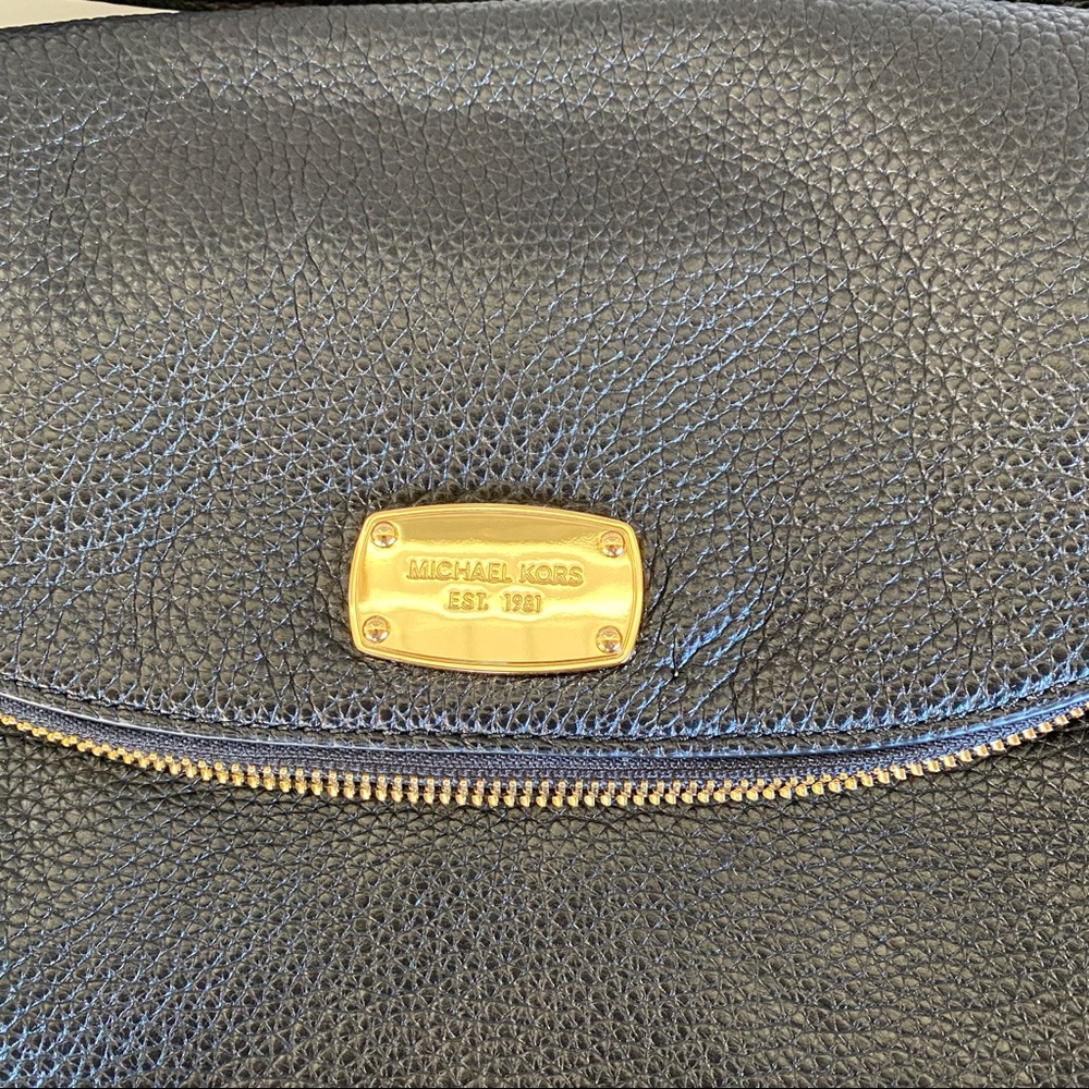 Beautiful Black Leather Michael Kors Purse - Picture 2 of 11